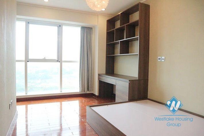 New beautiful 3 bedroom apartment fully furnished